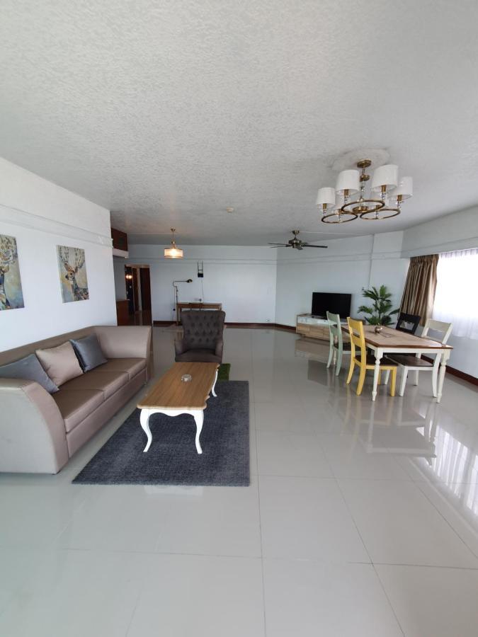 Mark Land Pattaya Beach Exterior foto